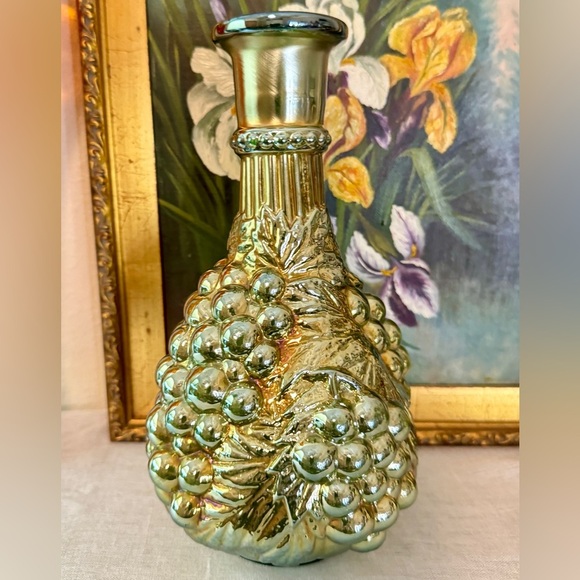 Vintage Imperial Glass Co. Green Carnival Glass Grape Decanter - Picture 4 of 8